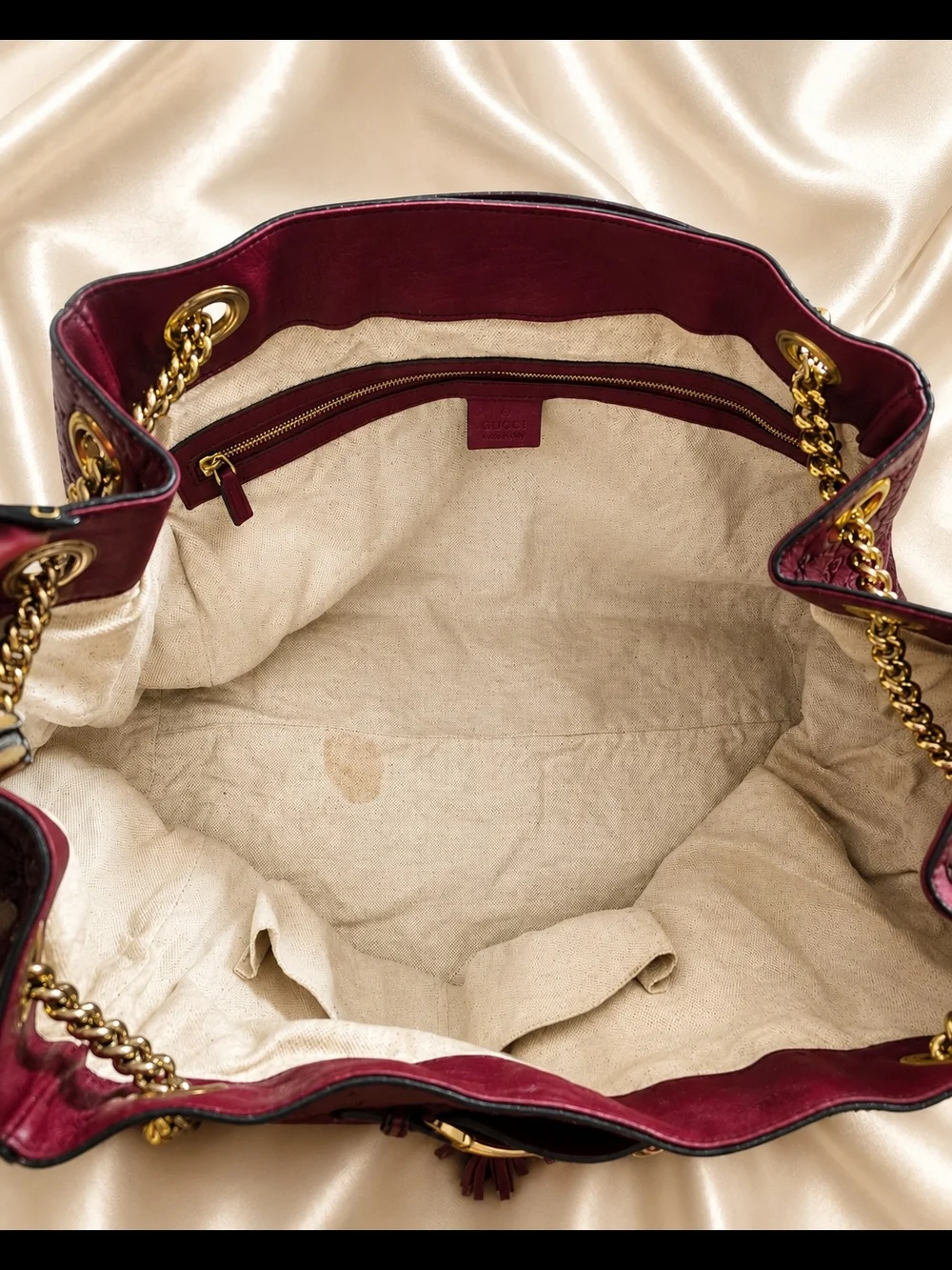Gucci elegant burgundy